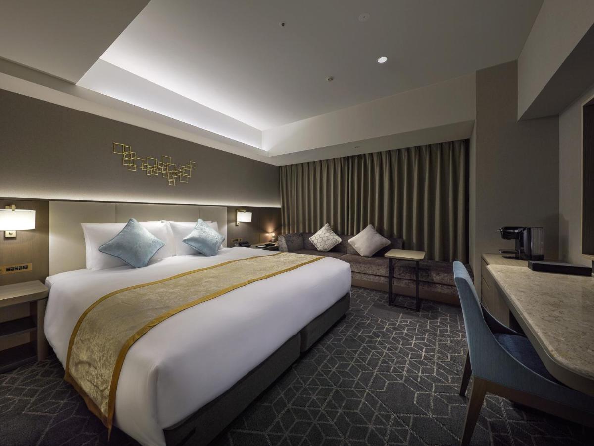 Deluxe King Room with River View - Non-Smoking (Check In 18:00-)